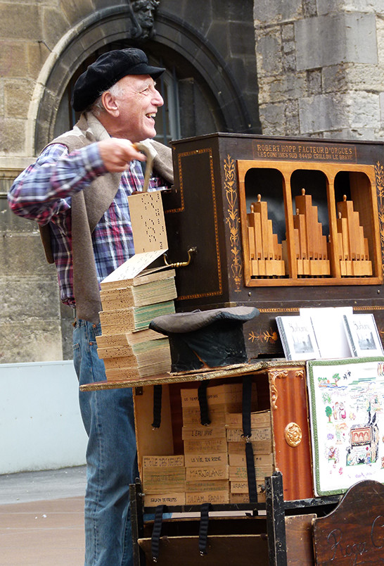 Chant et orgue de Barbarie à Dijon, 2015